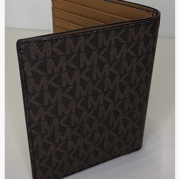 Michael Kors Monogram Key & Card Holder - Black and Brown NWOT - Picture 7 of 7